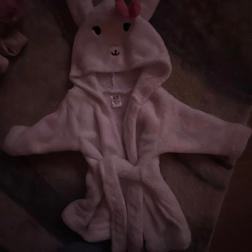 HB Baby Robe - Picture 2 of 3